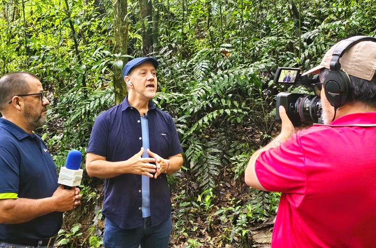 Sembramos árbol en bosque de León Cortés 