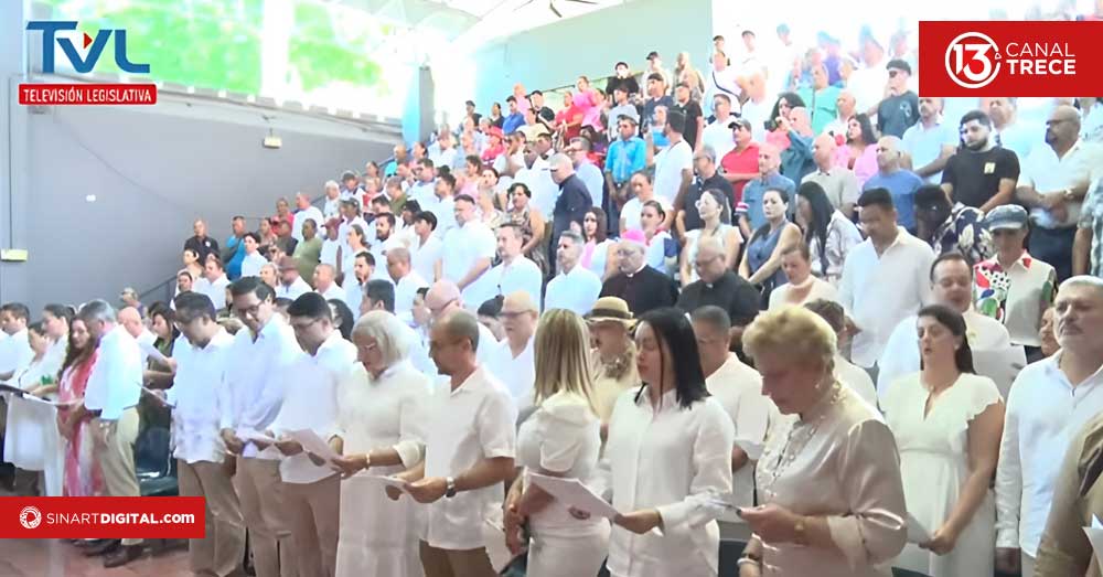 Abucheos y tensión marcan sesión solemne de la Asamblea Legislativa en Puntarenas