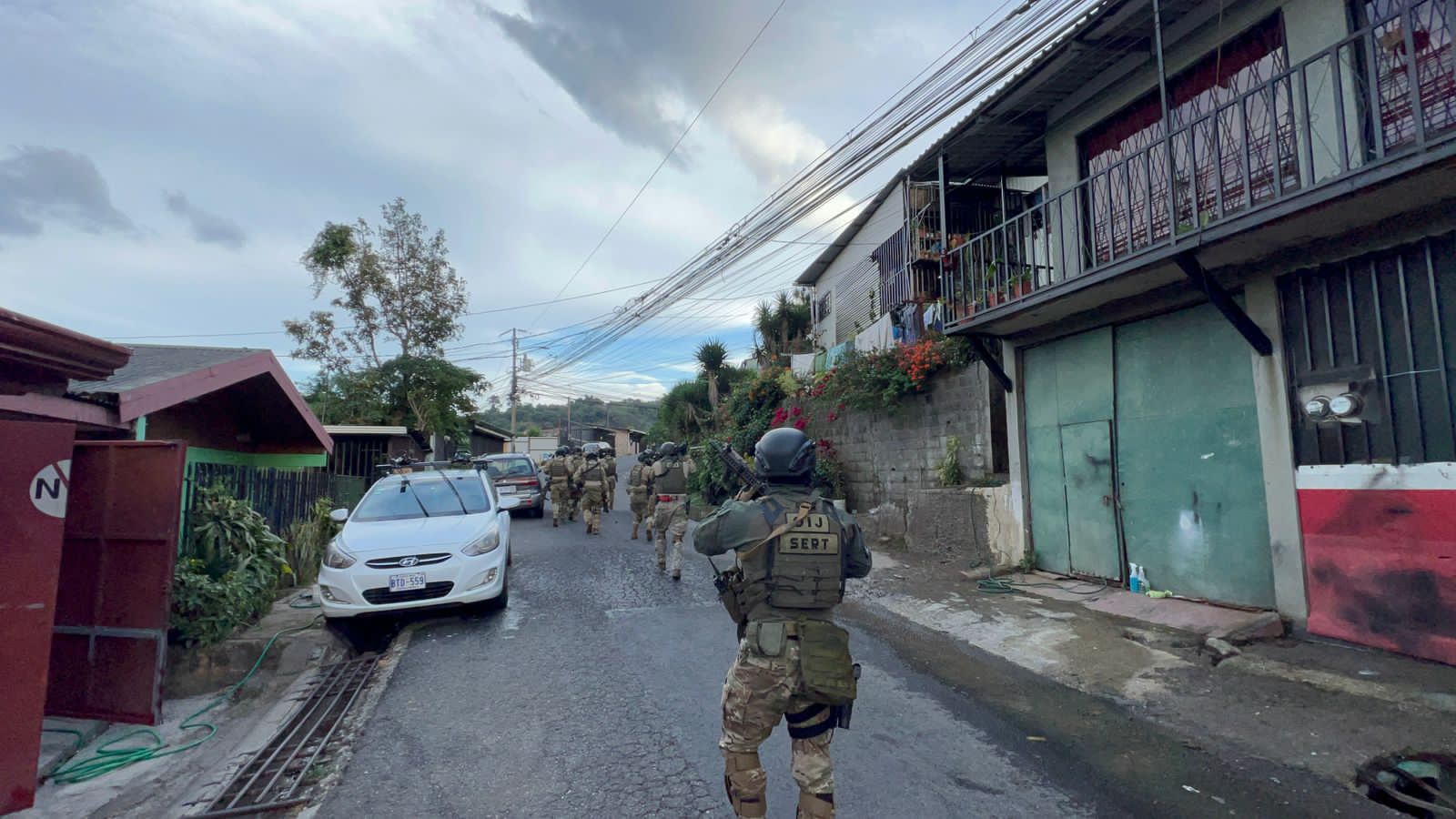 Director del OIJ insiste en comprar fusiles AR-15 para darlos a agentes judiciales