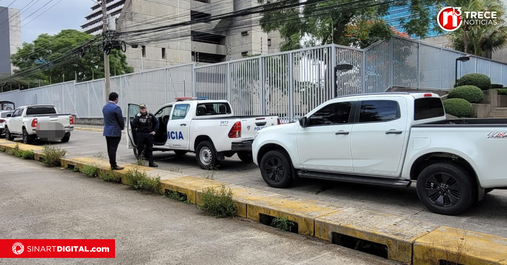 Sujetos piden auxilio a Policía porque carro los perseguía
