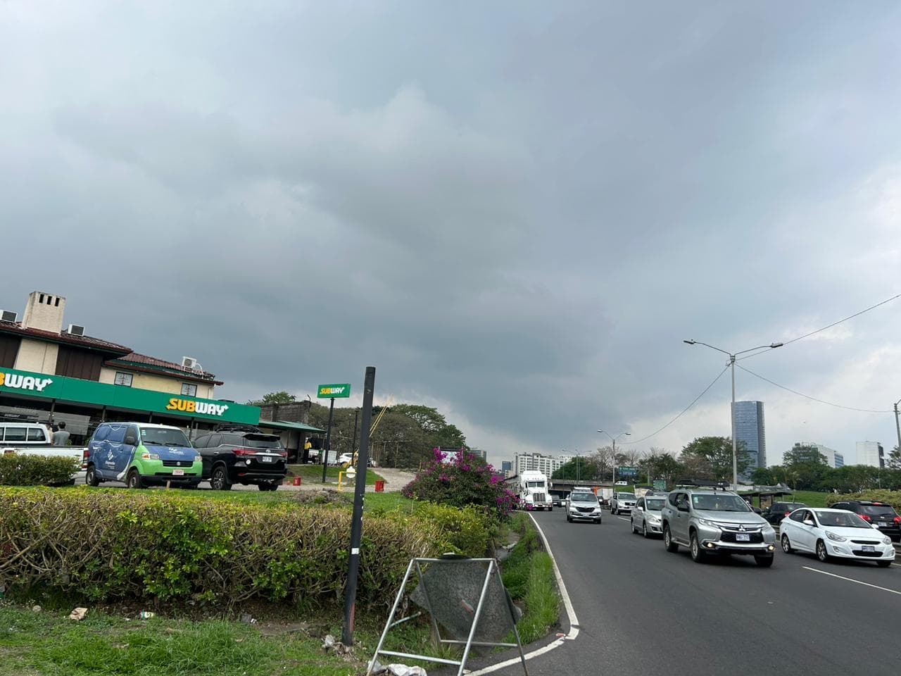 Bahía de autobús en cercanías de Dennys ya fue habilitada 