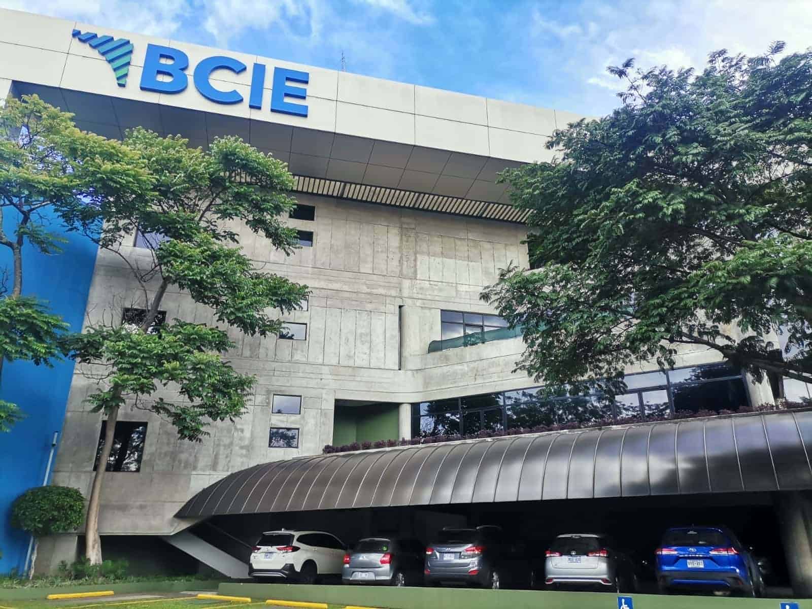 BCIE promueve programas para apoyar a las pymes 