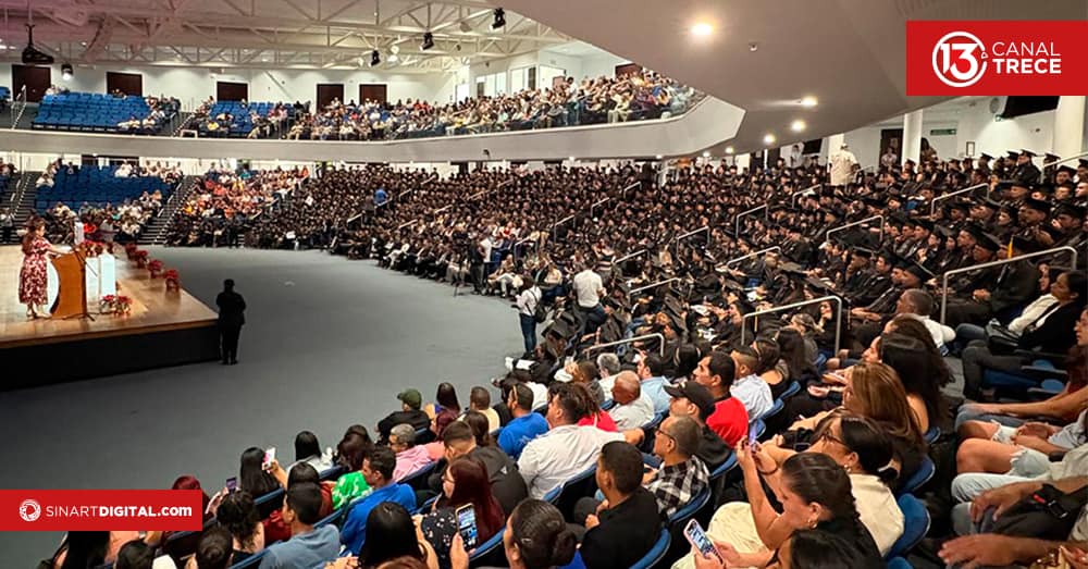 BEE logró graduar este martes a 2600 estudiantes 