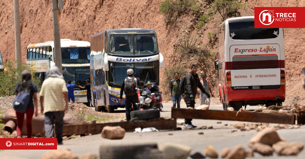 Disminuyen bloqueos de carreteras en Bolivia tras dos días de enfrentamientos