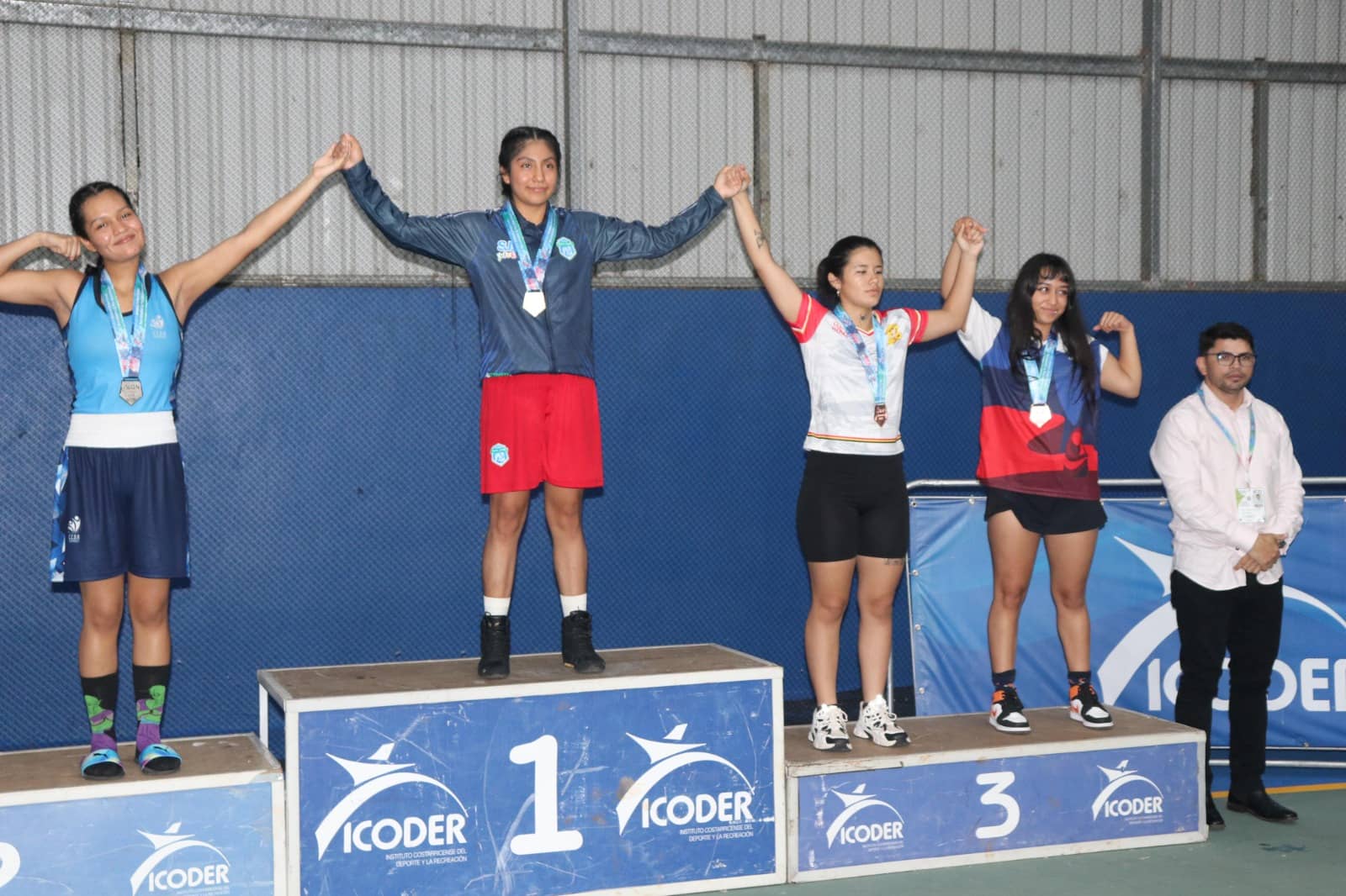 Boxeo ya tiene sus campeones juveniles 