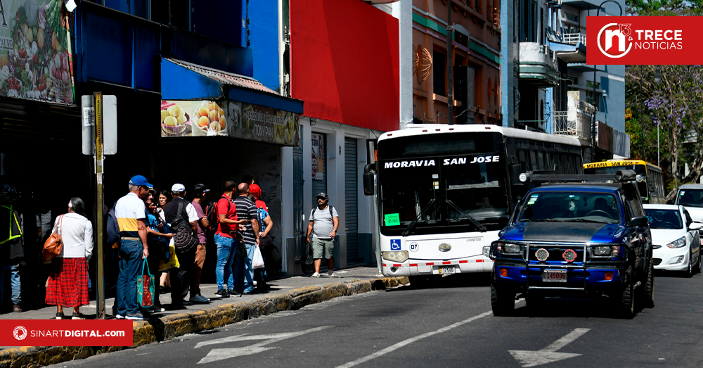 ARESEP alerta por buses y taxis sin marchamo