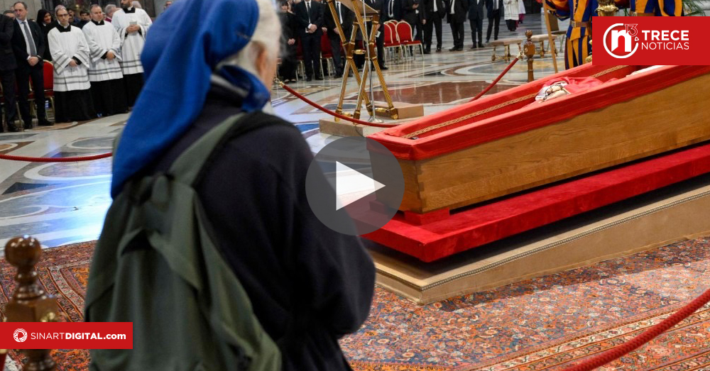 El cuerpo del Papa Francisco yace en la Basílica de San Pedro mientras miles rinden homenaje