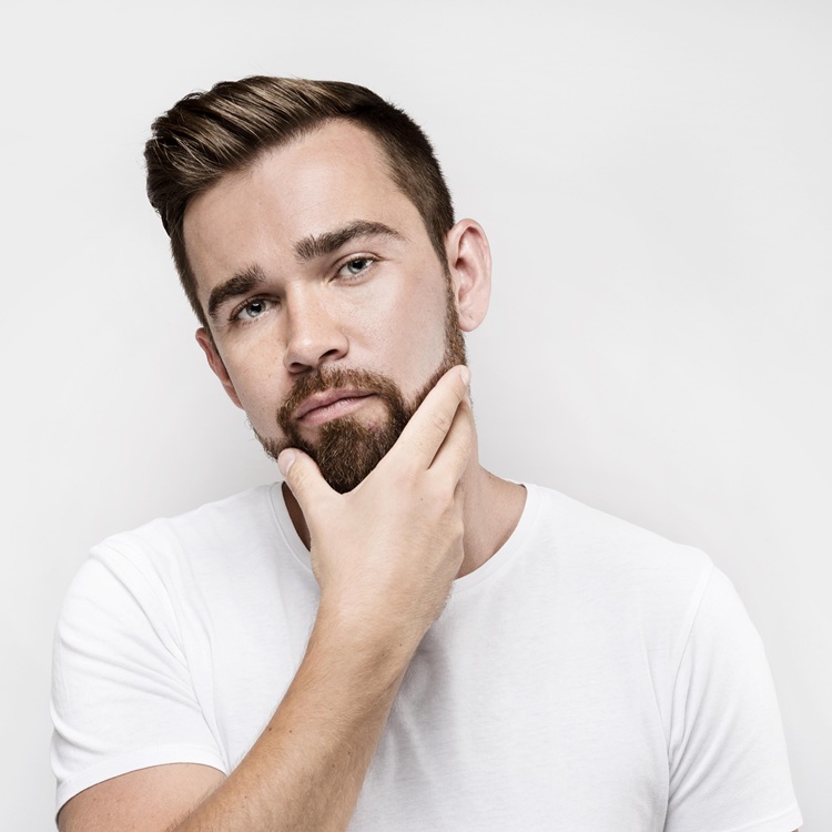 Menos rapado, mejor disminución.  Cortes de cabello para hombres 