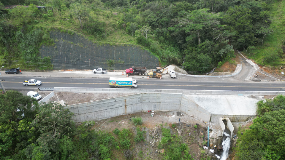 Finalizan obras en Cambronero para garantizar seguridad y fluidez en la ruta Interamericana