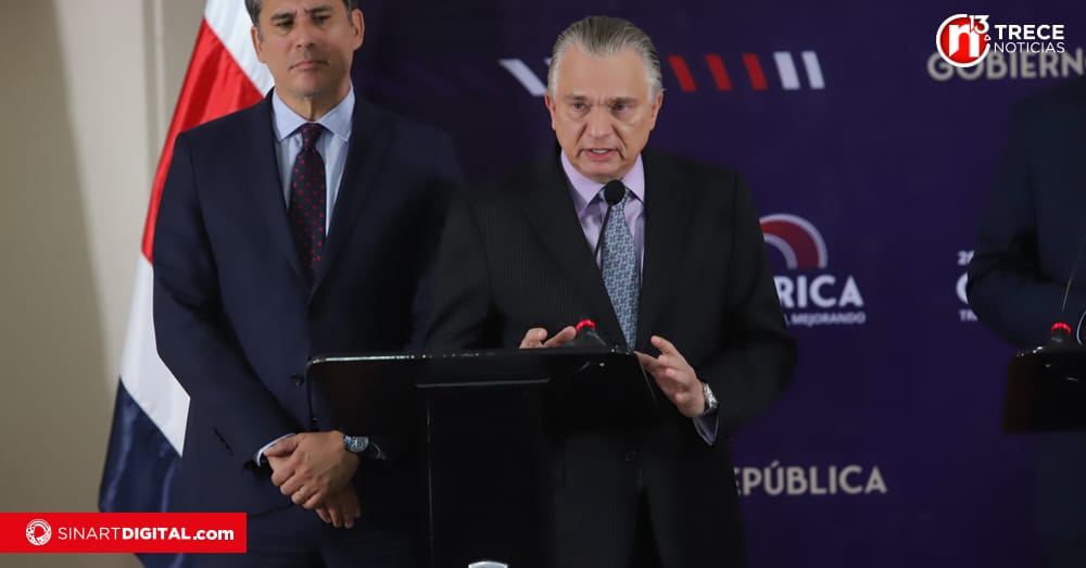 Ausencia de canciller Arnoldo André Tinoco a comparecencia molesta a diputados