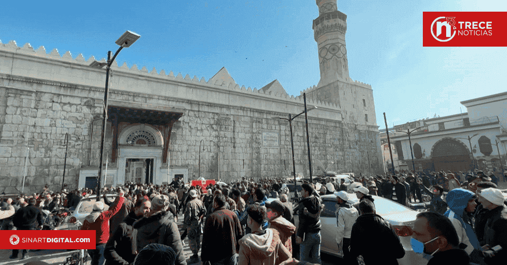 Rescatistas registran una cárcel símbolo de atrocidades en Siria tras la caída de Al Asad