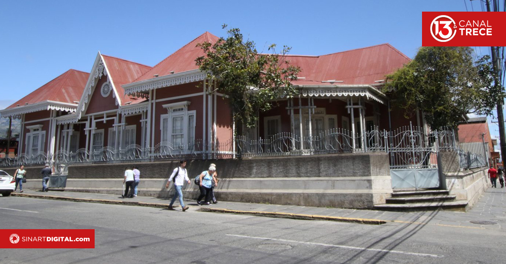 Algo más que en una casa