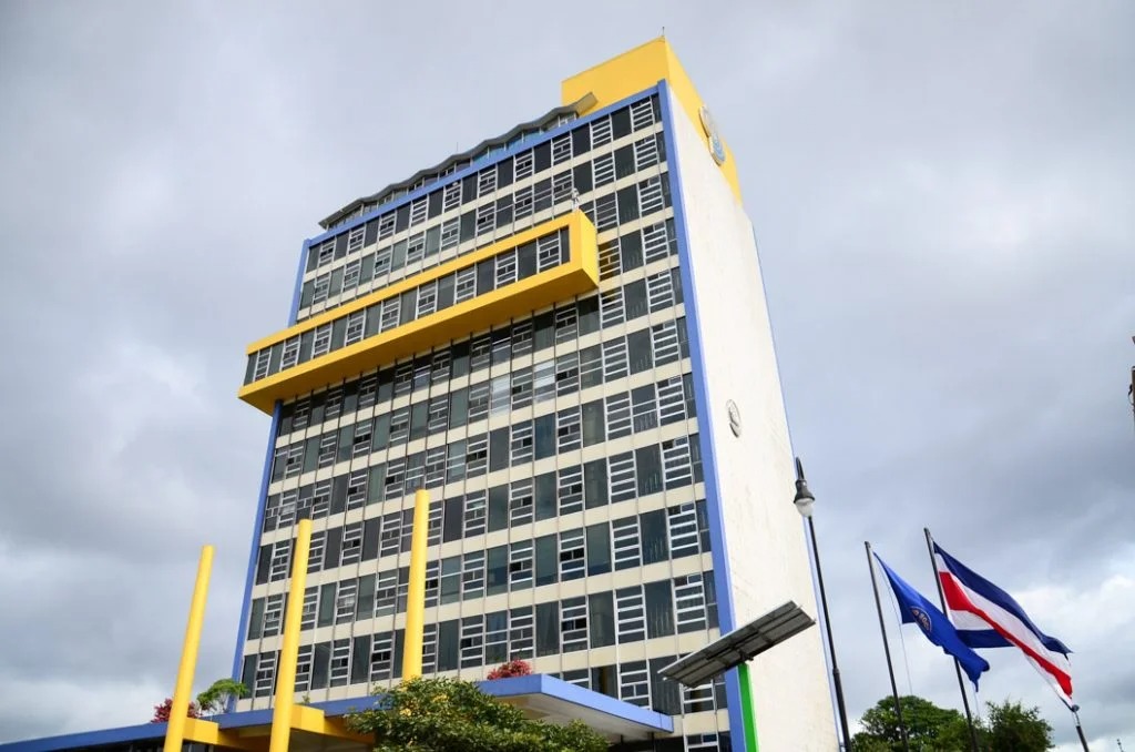 Listas de espera siguen siendo emergencia institucional para la CCSS