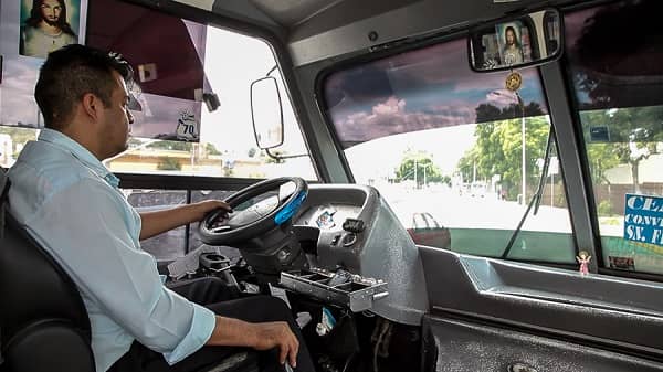 Tarifas de 375 rutas de buses bajarían entre ₡5 y ₡135