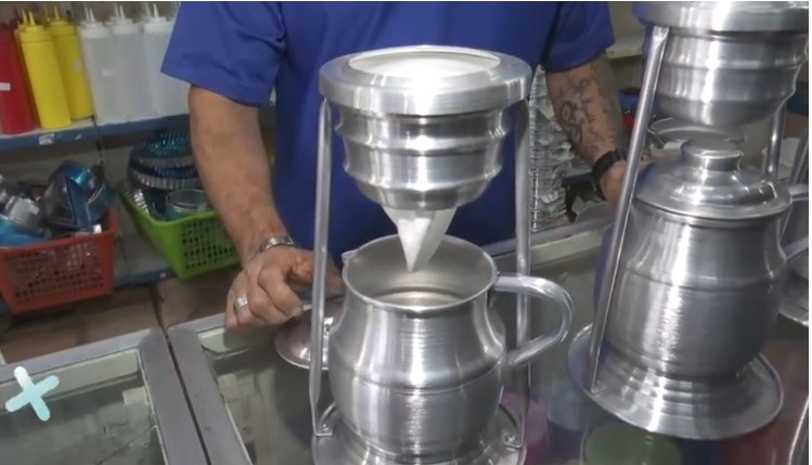 Famosos chorreadores de café en TikTok