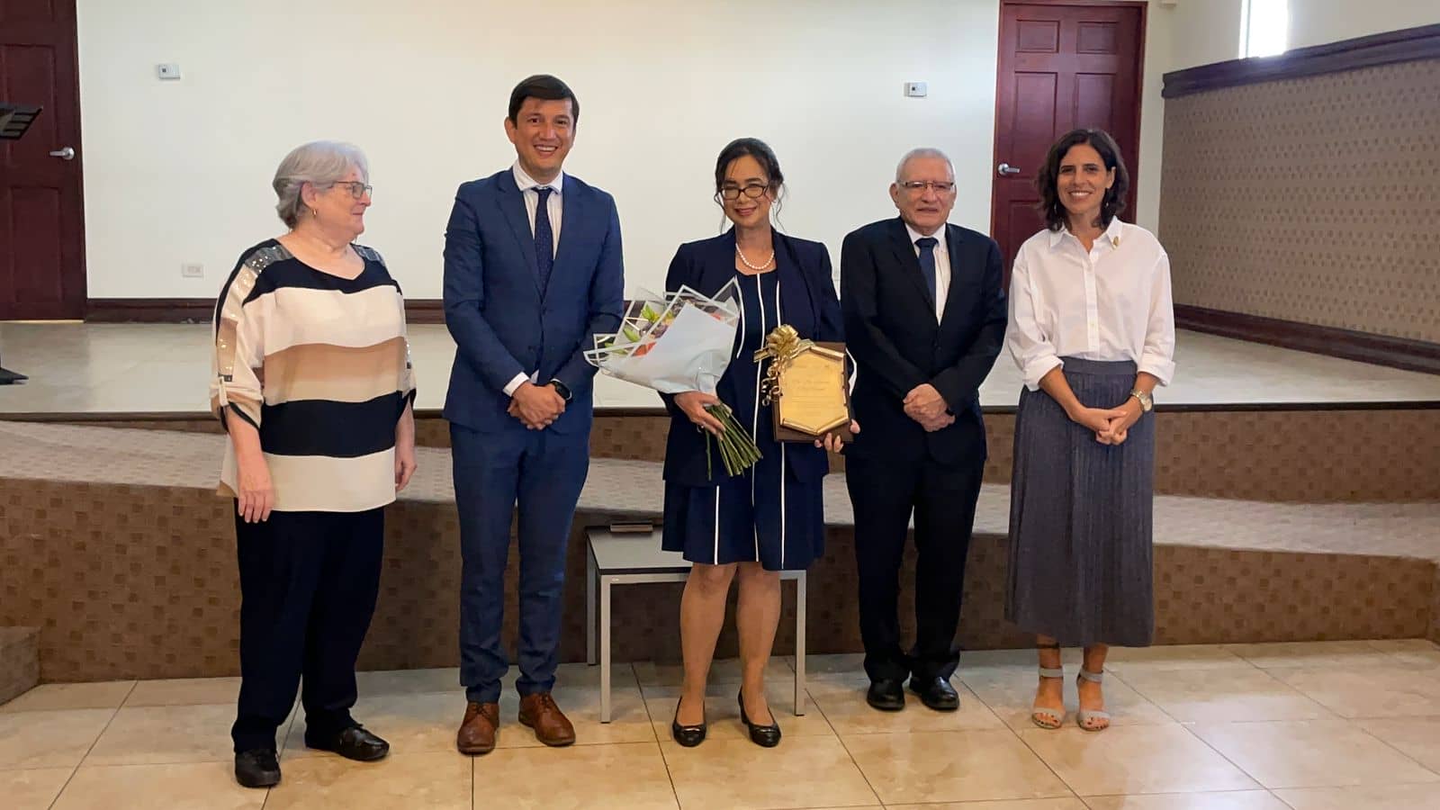 Premian a Dra. Ana Pérez Carvajal como la Científica del año 