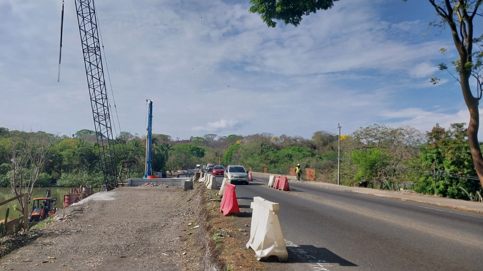 ¡Atención conductores! Este martes hay cierres parciales en el puente sobre el río Barranca