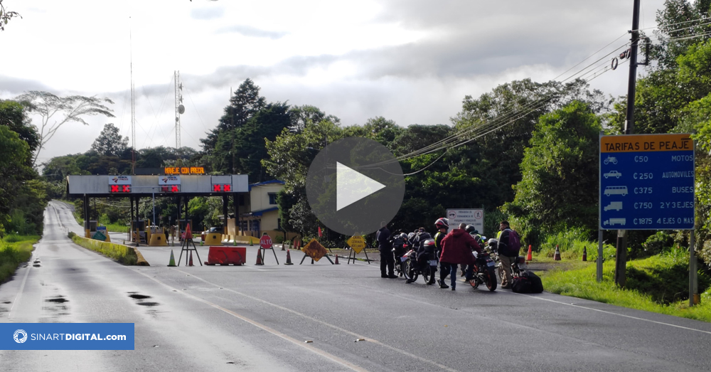 Así se encuentra la fila de automotores esperando la apertura de la Ruta 32