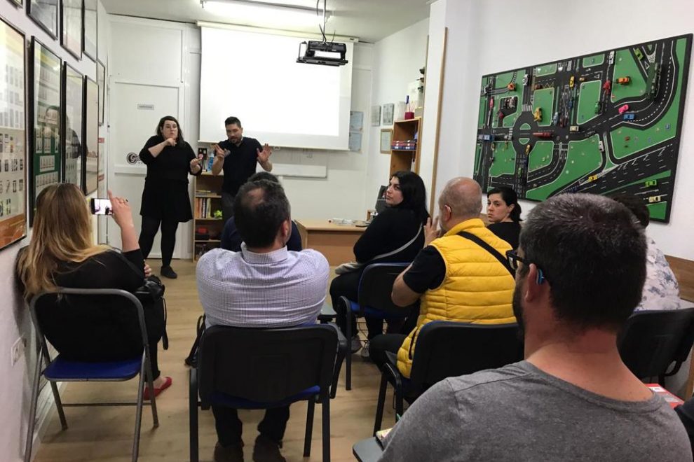 Comunidad sorda se manifestará contra decisión del MEP de cerrar programa para esa población