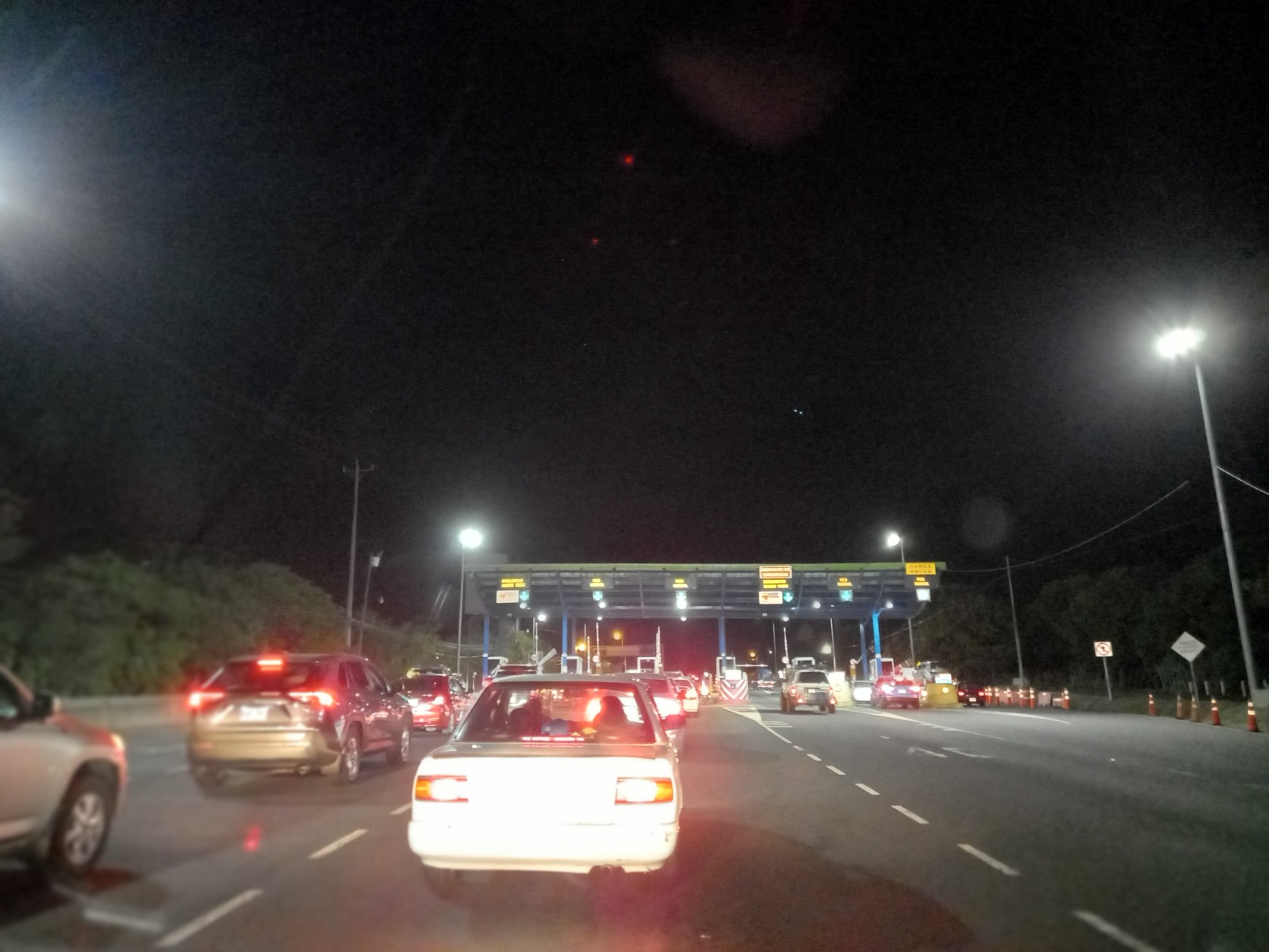 Tránsito recuerda sanas conductas al conducir de noche