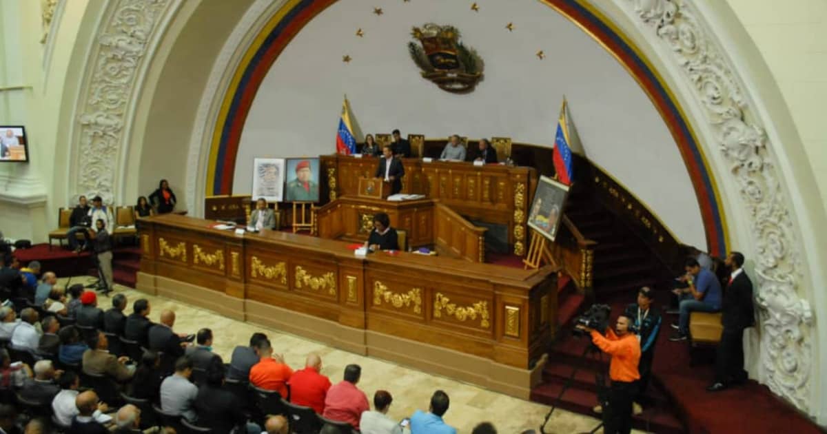 Venezuela aprueba ley que castiga respaldo a sanciones con hasta 30 años de cárcel