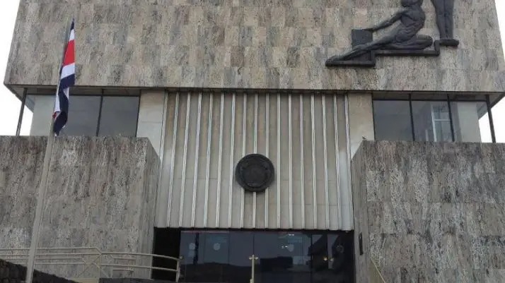 Acá le contamos el horario para retirar hoja de delincuencia en estos días