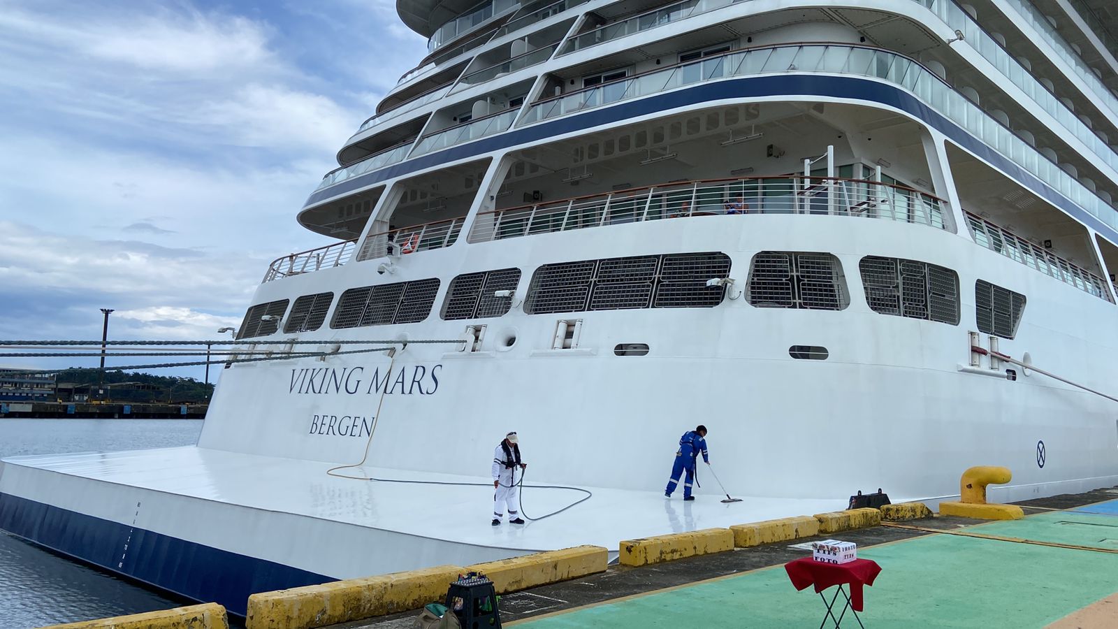 Crucero de lujo Viking Mars, uno de los primeros en arribar a Limón 