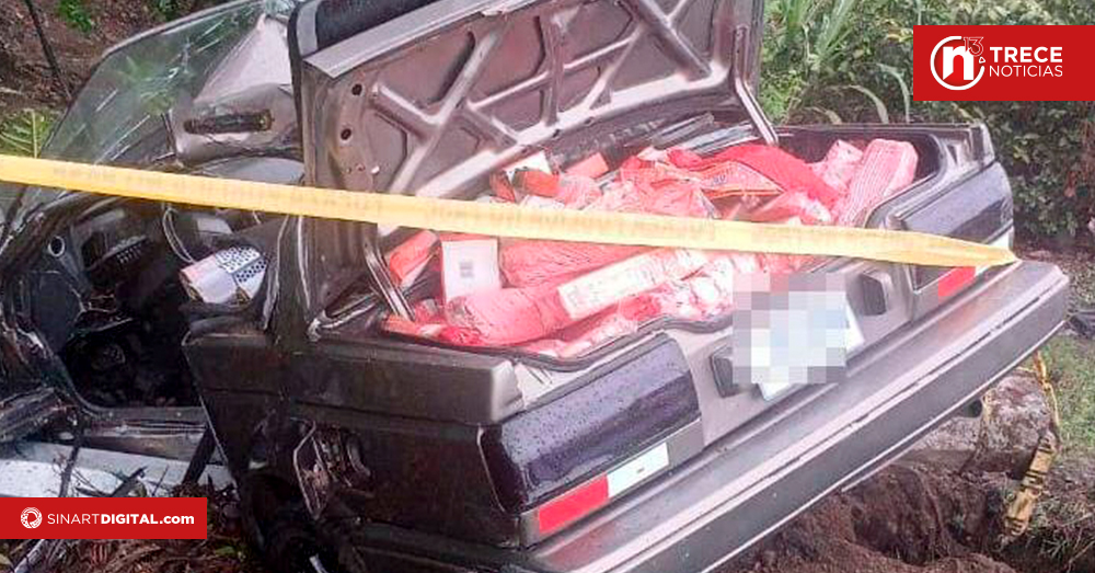 Incautan millonario cargamento de pólvora en aparatoso accidente