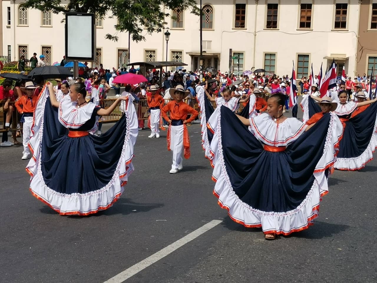 Desfiles, una ofrenda floral y los colores patrios, fueron parte de la celebración de la Independencia de Costa Rica