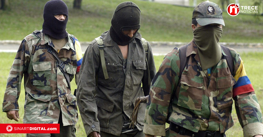 Casi 900 desplazados en Colombia por combates entre ejército y guerrilleros