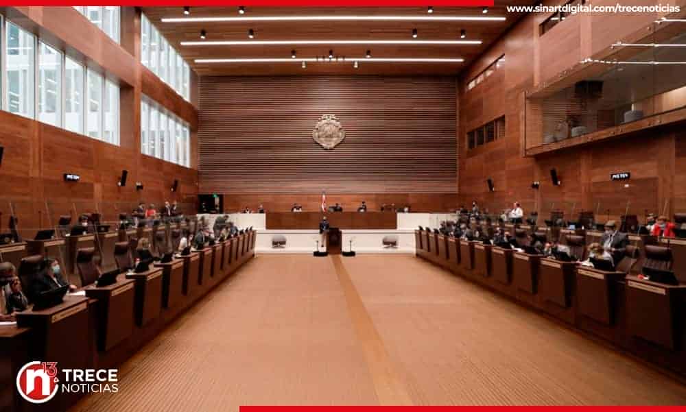 Proyecto de jornadas flexibles inicia un complicado recorrido en el plenario 