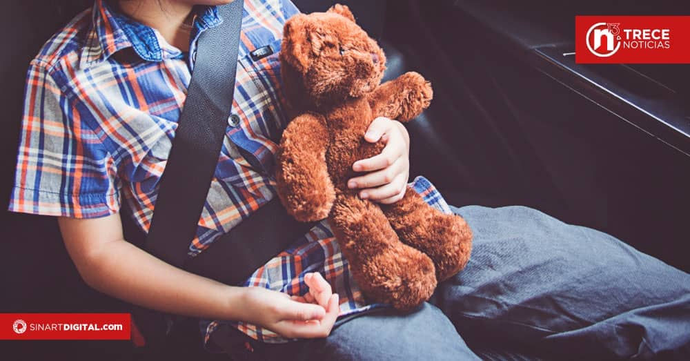 700 conductores reciben multa por no usar el asiento de seguridad para niños