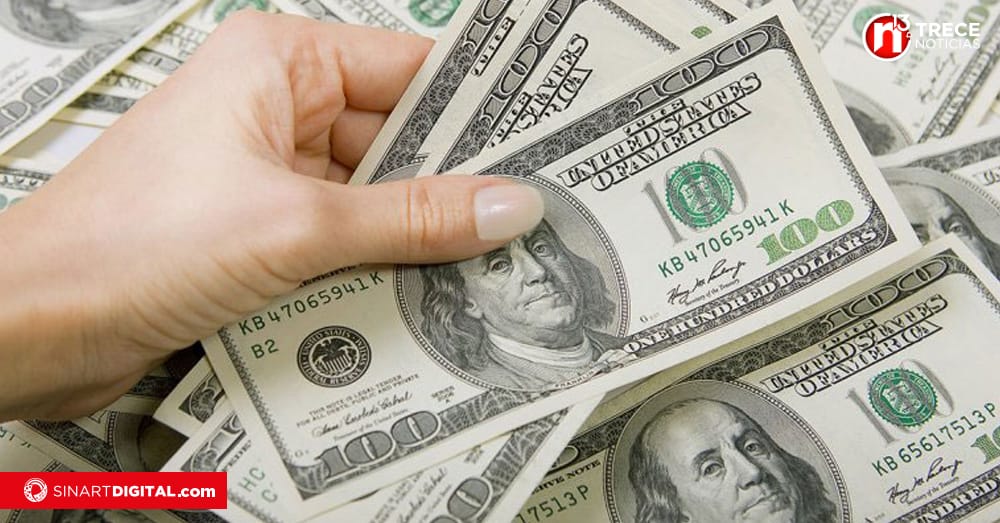 Expertos en finanzas afirman que es el momento perfecto para ahorrar en dólares