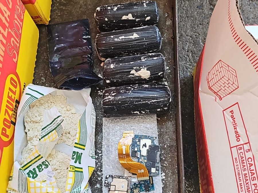 Chofer del CNP intenta ingresar a cárcel con droga oculta entre alimentos 