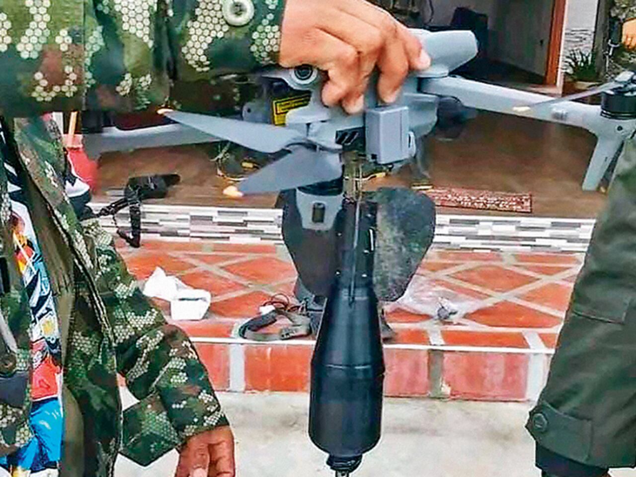 Guerrilleros atacan con drones un centro médico en el suroeste de Colombia