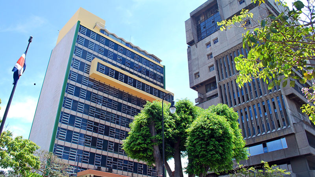 52 obras en riesgo si se pierde el fideicomiso de la CCSS y el BCR