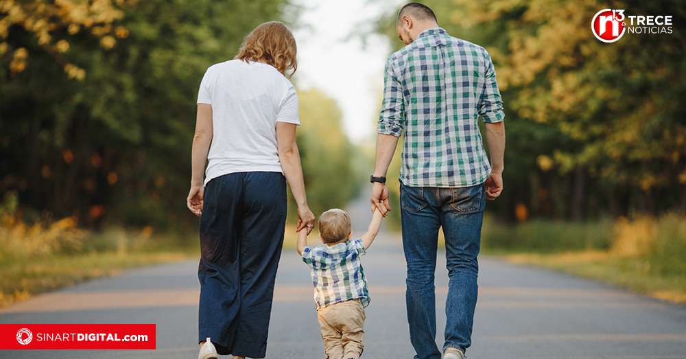 Padres y madres podrían elegir el primer apellido de sus hijos 