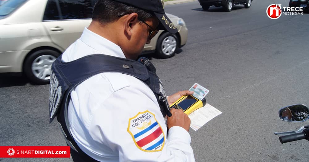 Eliminarían multa por circular sin portar licencia de conducir