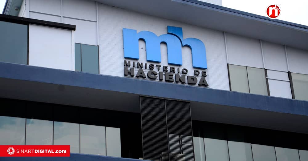 Empleados públicos recibirían ajuste salarial en 2024 