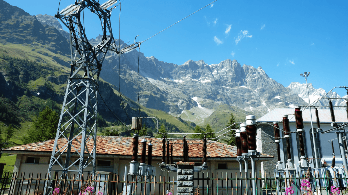 ICE asegura energía de respaldo para enfrentar el verano 2025 sin afectar tarifas