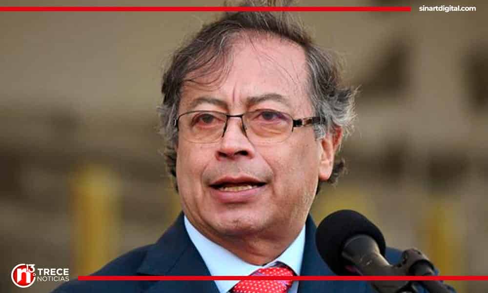 Congreso de Colombia congela discusión de reformas, mientras escándalo sacude a gobierno de Petro