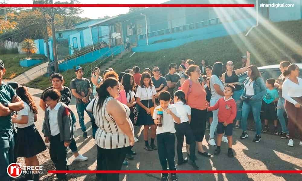 Padres denuncian a docente por presunta agresión psicológica 