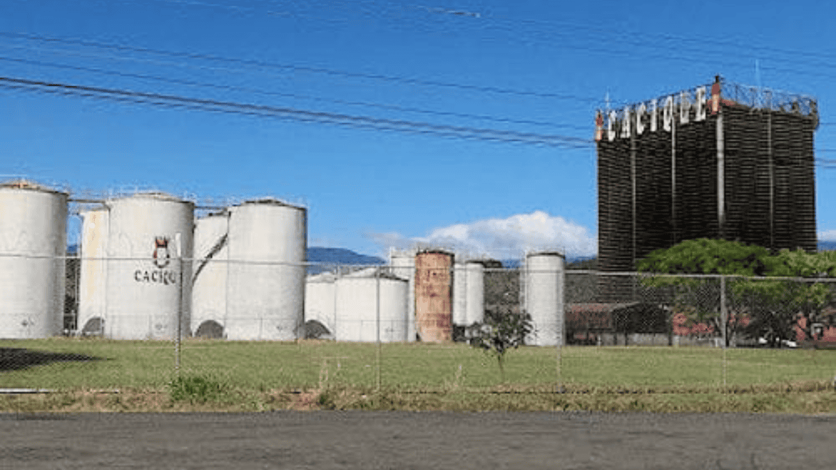 Industria Alimentaria denuncia escasez de alcohol industrial y defiende apertura del monopolio de FANAL