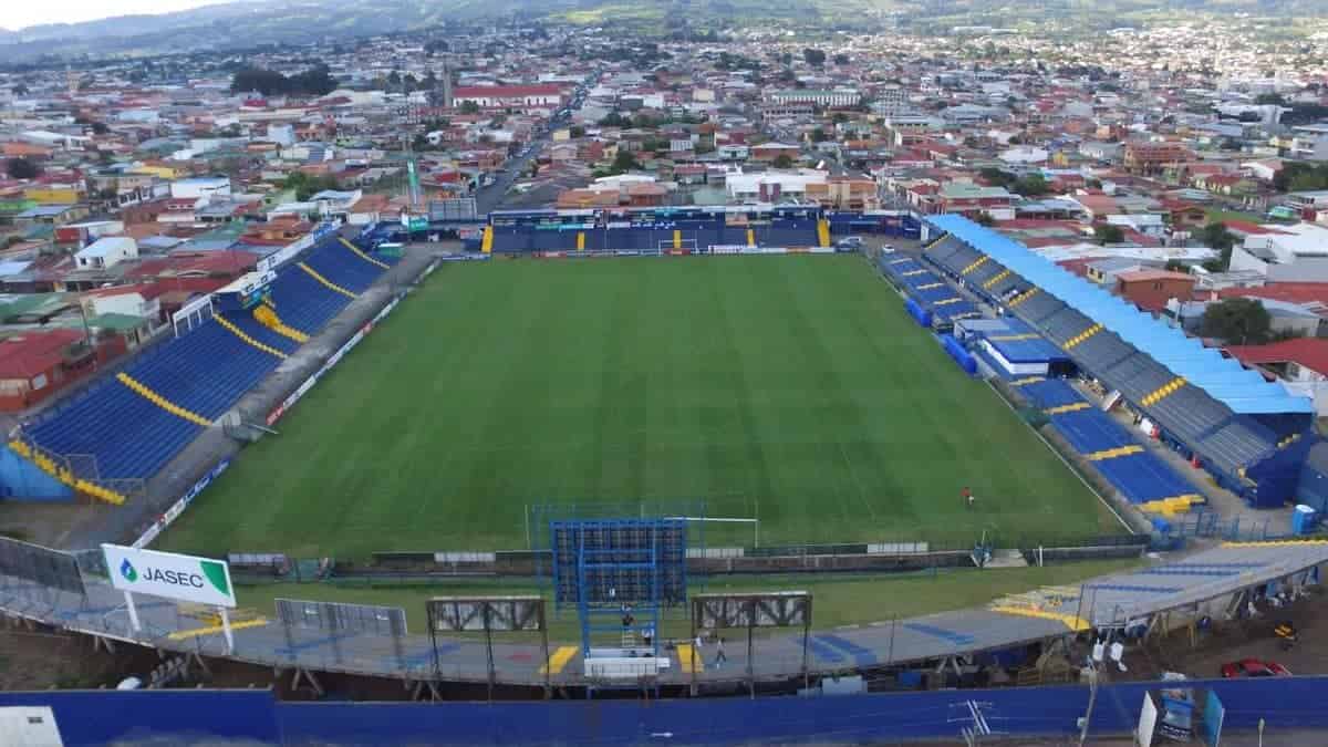 Cuatro estadios de primera división vedados por Comité de Licencias