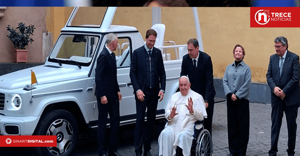 El papa Francisco recibe su primer 