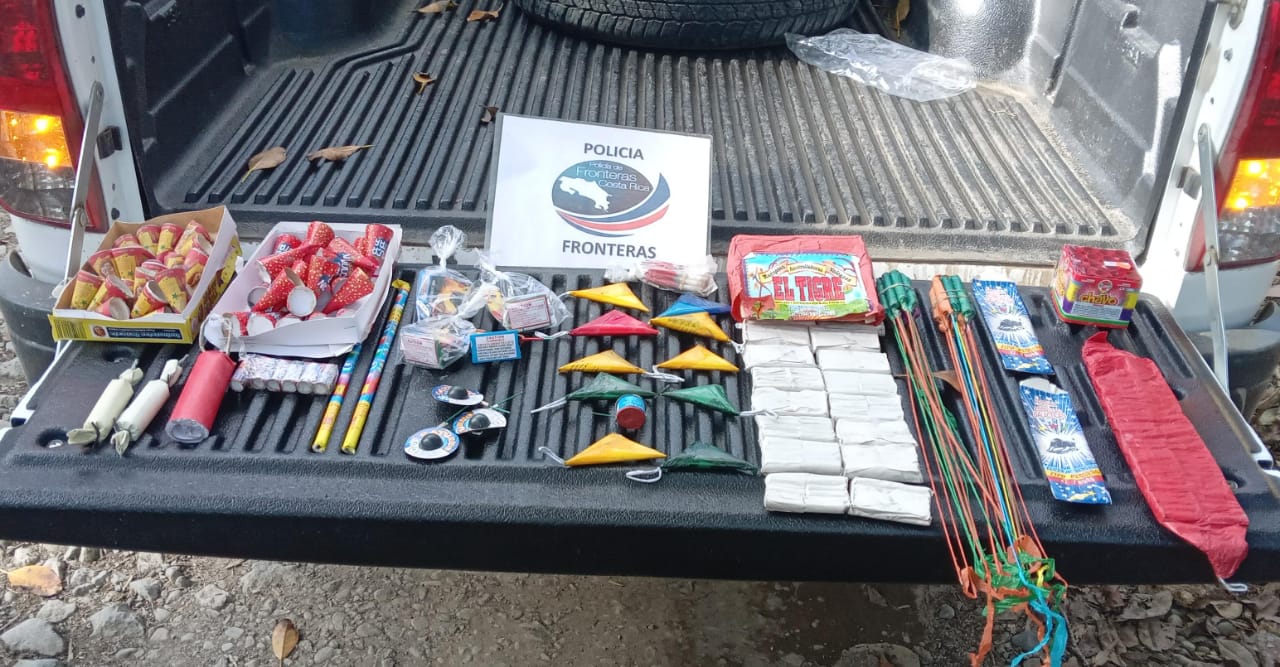 Policía de Fronteras revisará buses para evitar transporte ilegal de pólvora 