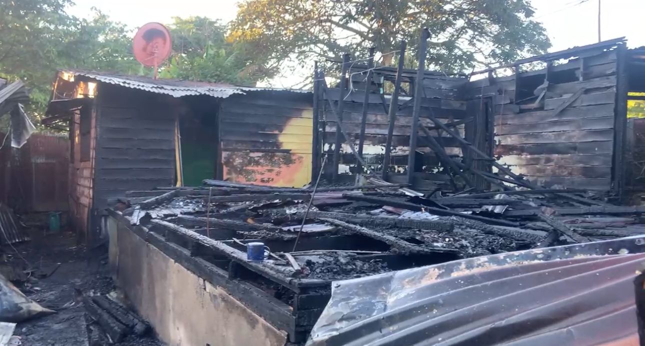 Mujer muere en incendio en Desamparados