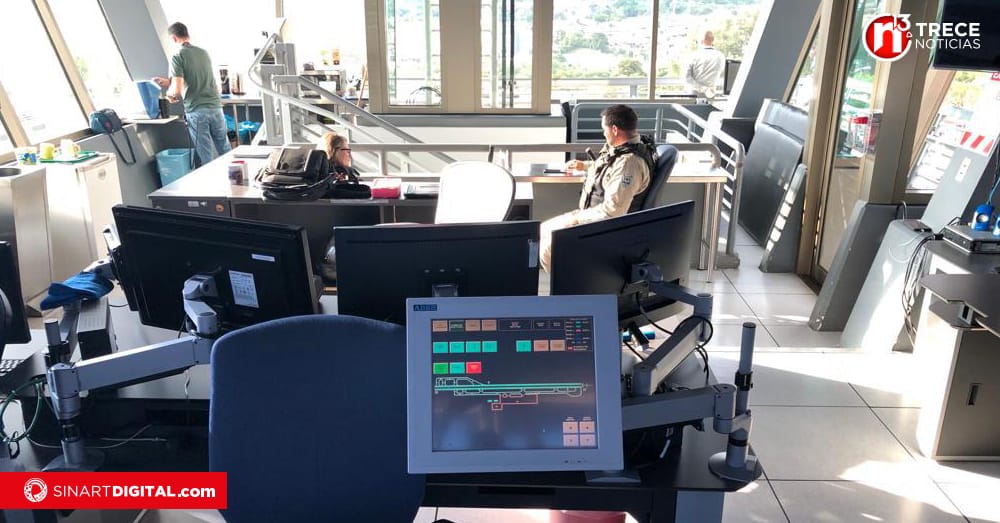 Gobierno y controladores aéreos intentarán negociar este martes para evitar protesta