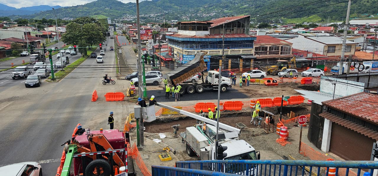 Atención conductores y vecinos de Hatillo 6 