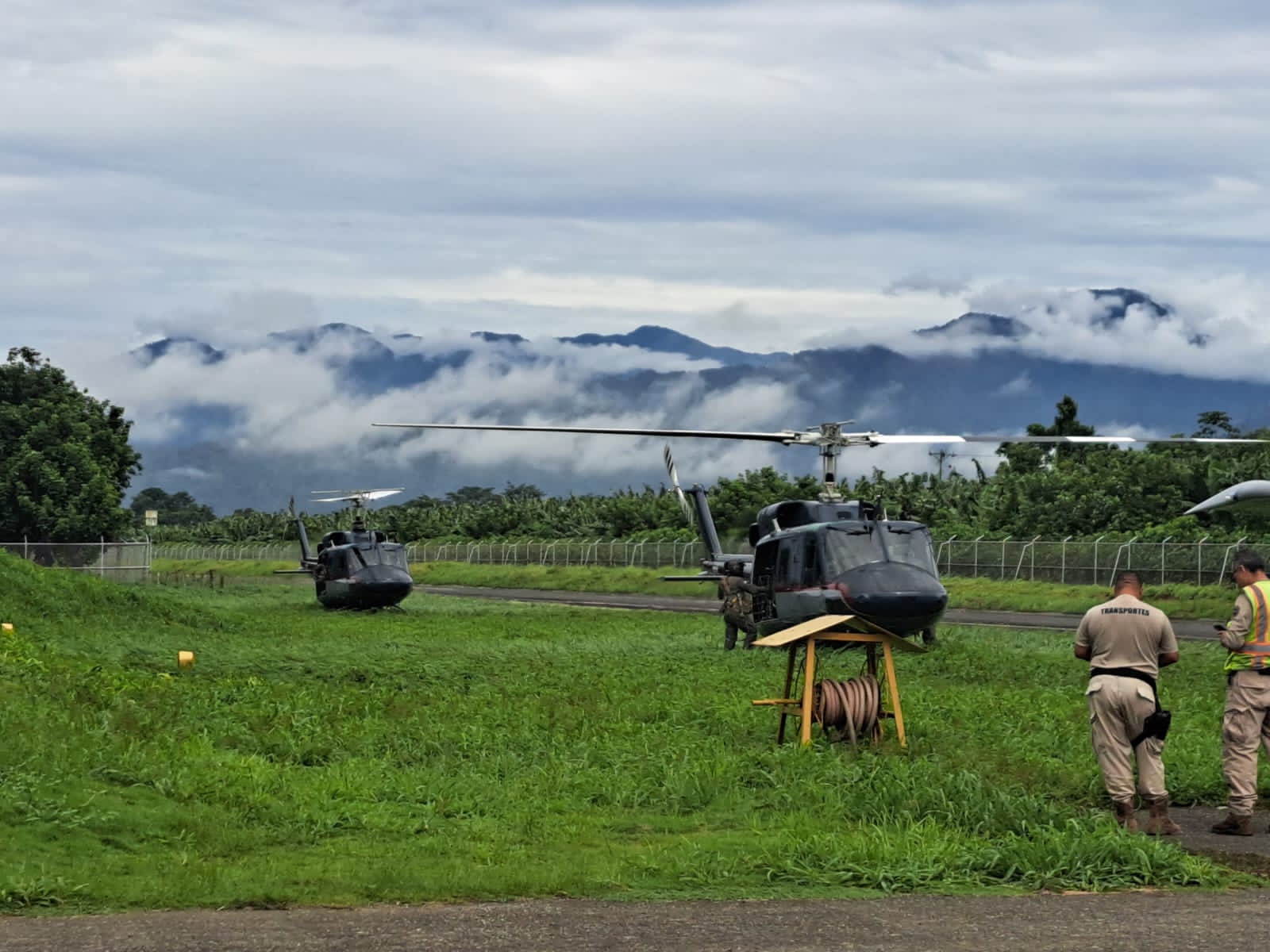 Helicópteros llevan atención médica a población indígena de Alto Telire